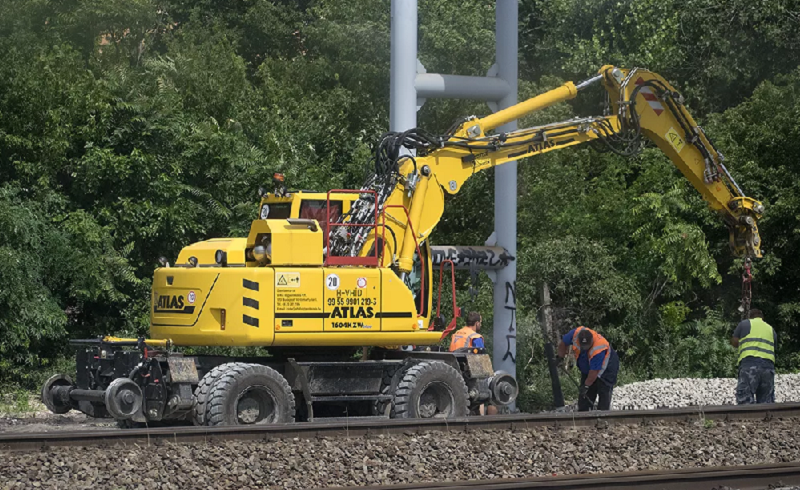 экскаваторы Atlas на комбинированном ходу